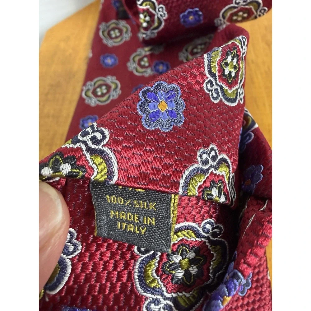 Jos A Bank Silk Tie Burgundy Red Floral Medallion Made in‎ Italy